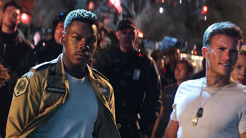 John Boyega e Scott Eastwood in Pacific Rim - La rivolta